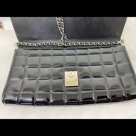 Chanel classic Clutch bag . Pre loved . Authentic. Black patent leath… - Picture 7 of 8